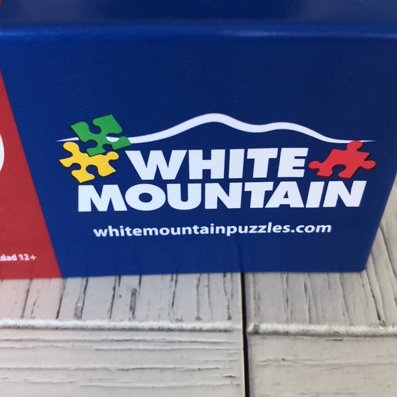 White Mountain Christmas Time Puzzle - Picture 8 of 8